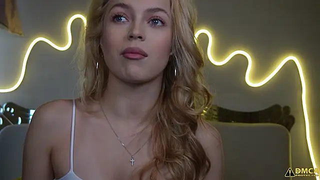 Snapshot of kellypeachcake chatting on 10-10-25, 05:30 kellypeachcake online show from 10-10-25, 05:30