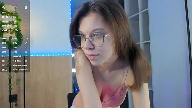 Snapshot of Xonalenei chatting on 02-20-26, 08:11 Xonalenei online show from 02-20-26, 08:11