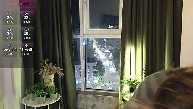 DebiHenks online show from 10-28-25, 05:12