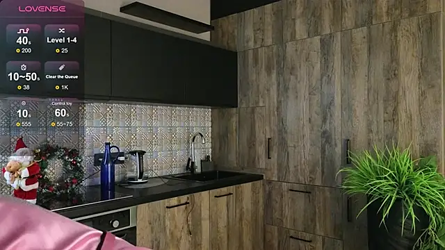 DebiHenks online show from 12-16-25, 05:06