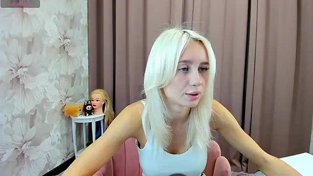 cute luucy online show from 10-16-25, 02:53