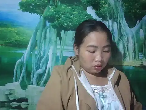 Snapshot of PhamPhung chatting on 10-07-25, 01:01 PhamPhung online show from 10-07-25, 01:01