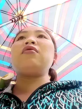 Snapshot of PhamPhung chatting on 10-10-25, 02:56 PhamPhung online show from 10-10-25, 02:56