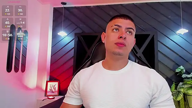 Snapshot of marco_garciia_ chatting on 02-14-26, 11:16 marco garciia online show from 02-14-26, 11:16