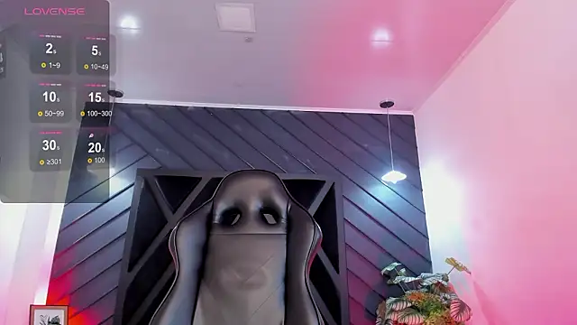 Snapshot of marco_garciia_ chatting on 02-17-26, 11:13 marco garciia online show from 02-17-26, 11:13