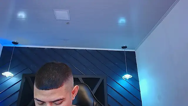 Snapshot of marco_garciia_ chatting on 02-28-26, 11:15 marco garciia online show from 02-28-26, 11:15