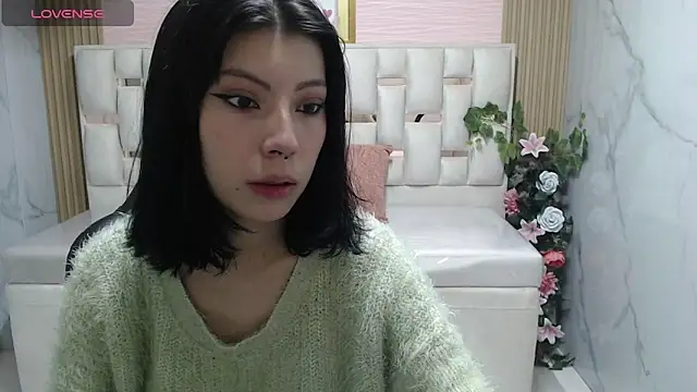 Snapshot of verana_s chatting on 09-10-25, 01:10 verana s online show from 09-10-25, 01:10
