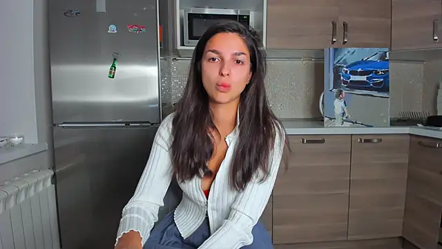 Snapshot of Guilana_baby chatting on 09-12-25, 08:30 Guilana baby online show from 09-12-25, 08:30