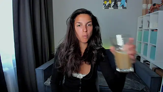 Snapshot of Guilana_baby chatting on 11-16-25, 12:21 Guilana baby online show from 11-16-25, 12:21