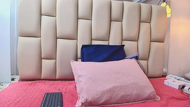 sweet amye online show from 12-20-25, 07:06