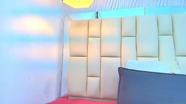 sweet amye online show from 10-08-25, 07:36