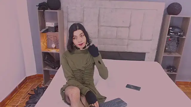 Atley Dolly online show from 06-19-26, 10:47