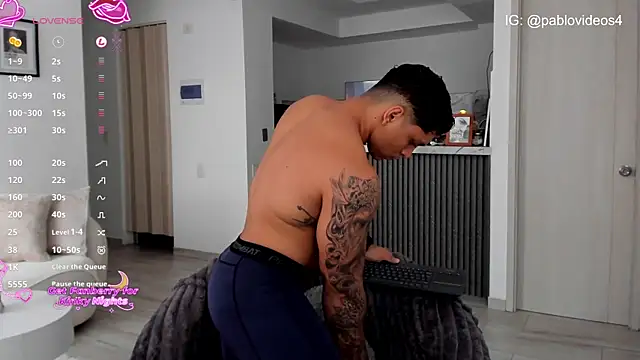 Nicolasmontoya16 online show from 12-22-25, 10:21