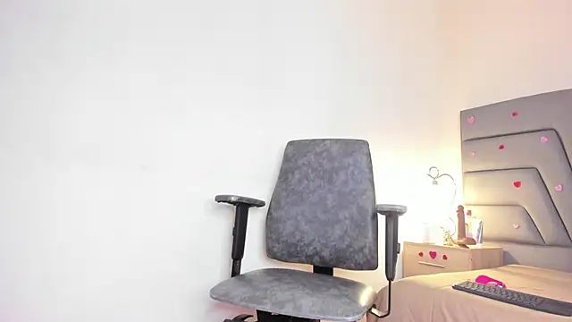 Maia 520 online show from 02-11-26, 05:02