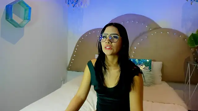Snapshot of alanna_blaze chatting on 09-27-25, 12:22 alanna blaze online show from 09-27-25, 12:22