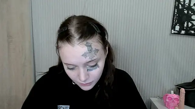 Snapshot of eva_sunshine_blue_eyes chatting on 07-12-26, 06:42 eva sunshine blue eyes online show from 07-12-26, 06:42
