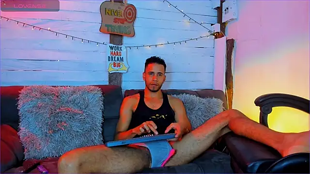 Alex bigcock11  online show from 05-07-26, 06:11