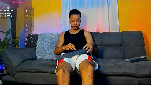 Snapshot of Alex_bigcock11_ chatting on 09-19-25, 11:58 Alex bigcock11  online show from 09-19-25, 11:58