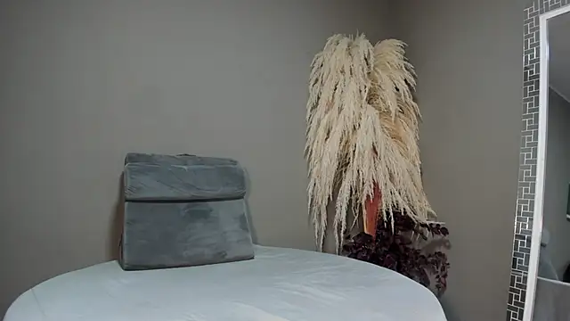 sienna glow online show from 10-10-25, 12:17