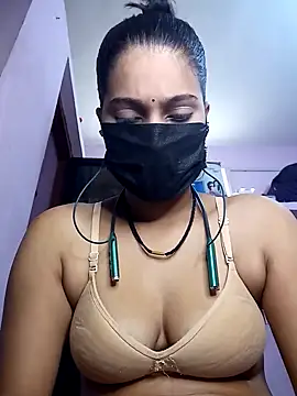 Snapshot of 3USHA chatting on 10-04-25, 10:39 3USHA online show from 10-04-25, 10:39