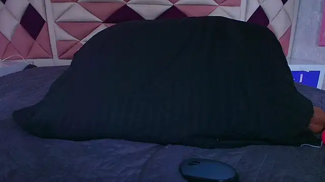 Snapshot of valecastro_ chatting on 09-14-25, 07:14 valecastro  online show from 09-14-25, 07:14