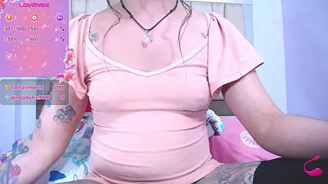 Snapshot of DollCoquette27 chatting on 05-30-26, 04:01 DollCoquette27 online show from 05-30-26, 04:01