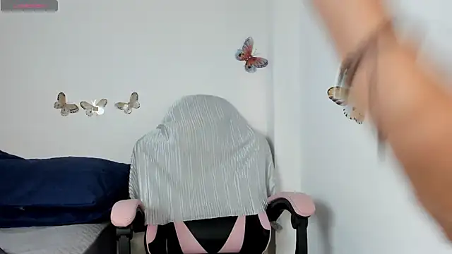 mari-ross online show from 12-17-25, 02:27