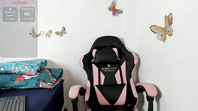 mari-ross online show from 10-29-25, 02:10