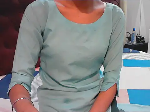 Snapshot of elize__ chatting on 09-30-25, 04:40 elize   online show from 09-30-25, 04:40