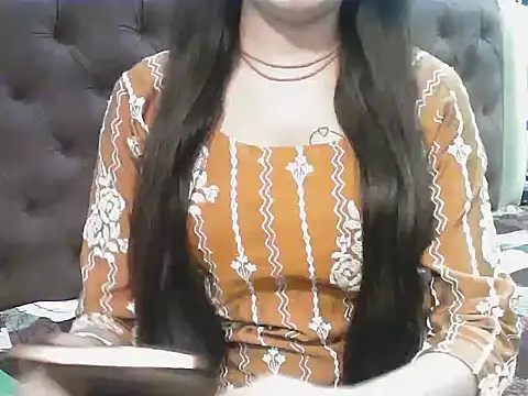 Snapshot of elize__ chatting on 01-18-26, 02:48 elize online show from 01-18-26, 02:48