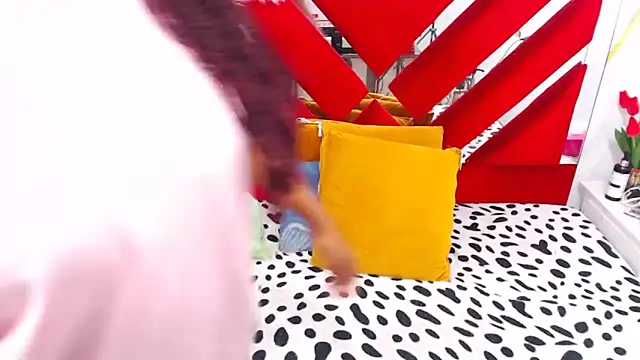 AmbarSmit online show from 12-17-25, 08:36