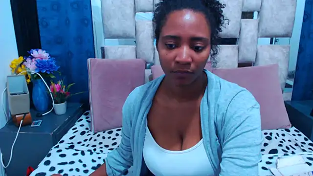 AmbarSmit online show from 09-15-25, 02:12