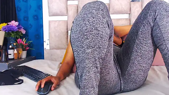 Snapshot of AmbarSmit chatting on 02-13-26, 02:55 AmbarSmit online show from 02-13-26, 02:55