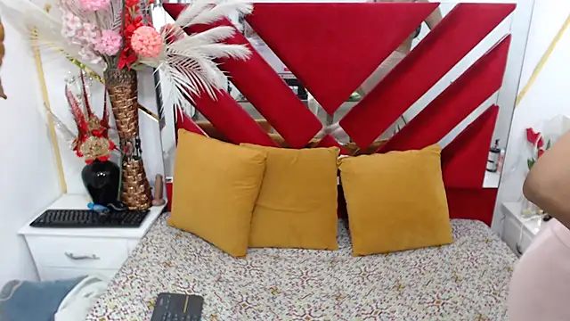 AmbarSmit online show from 12-02-25, 07:26