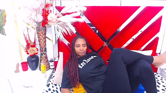 AmbarSmit online show from 12-18-25, 08:01