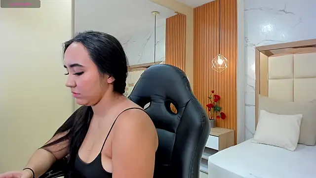 julieta rosee online show from 10-24-25, 10:09