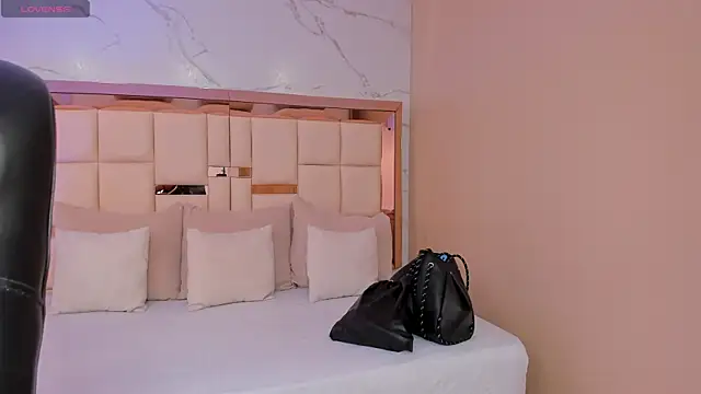 julieta rosee online show from 04-08-26, 09:38