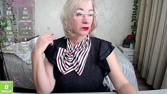 hunters woman online show from 10-23-25, 12:04