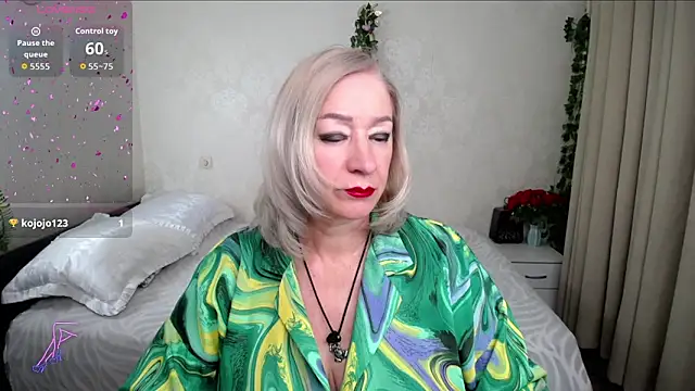 hunters woman online show from 05-31-26, 04:35