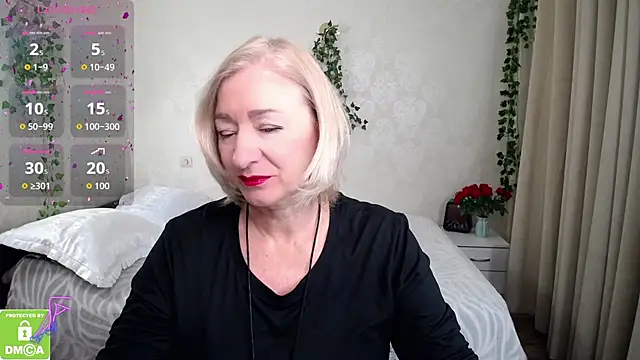 hunters woman online show from 10-31-25, 12:24