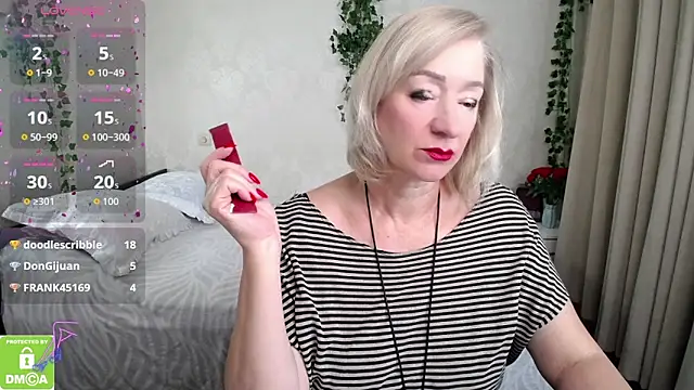 hunters woman online show from 10-21-25, 12:48