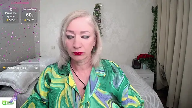 hunters woman online show from 05-17-26, 08:53