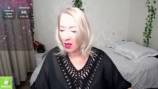 hunters woman online show from 09-23-25, 12:23