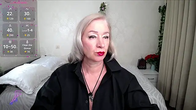 Snapshot of hunters_woman chatting on 06-14-26, 04:52 hunters woman online show from 06-14-26, 04:52