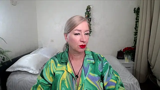 Snapshot of hunters_woman chatting on 07-07-26, 01:36 hunters woman online show from 07-07-26, 01:36