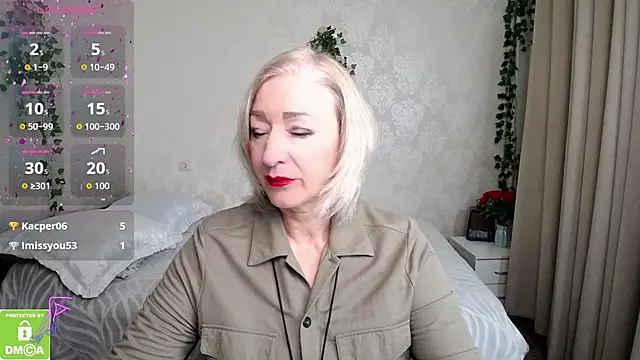 hunters woman online show from 10-26-25, 12:27