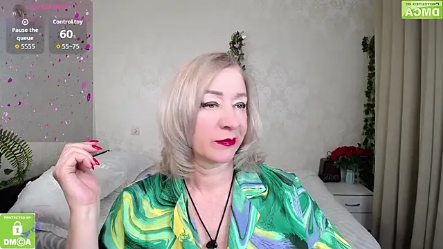 hunters woman online show from 04-30-26, 06:59