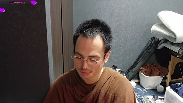 Snapshot of kamen420 chatting on 09-25-25, 03:07 kamen420 online show from 09-25-25, 03:07