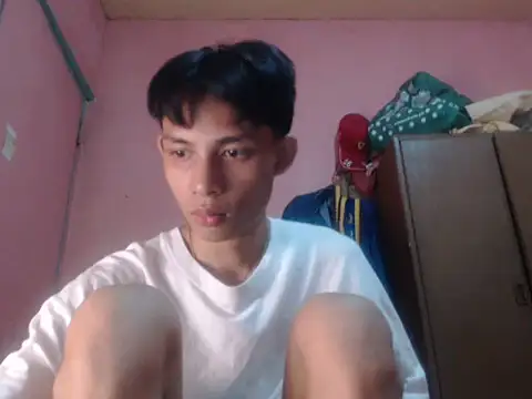 Snapshot of Kyoshi_19 chatting on 06-28-26, 12:44 Kyoshi 19 online show from 06-28-26, 12:44