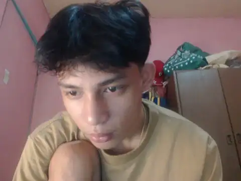 Snapshot of Kyoshi_19 chatting on 06-26-26, 04:07 Kyoshi 19 online show from 06-26-26, 04:07